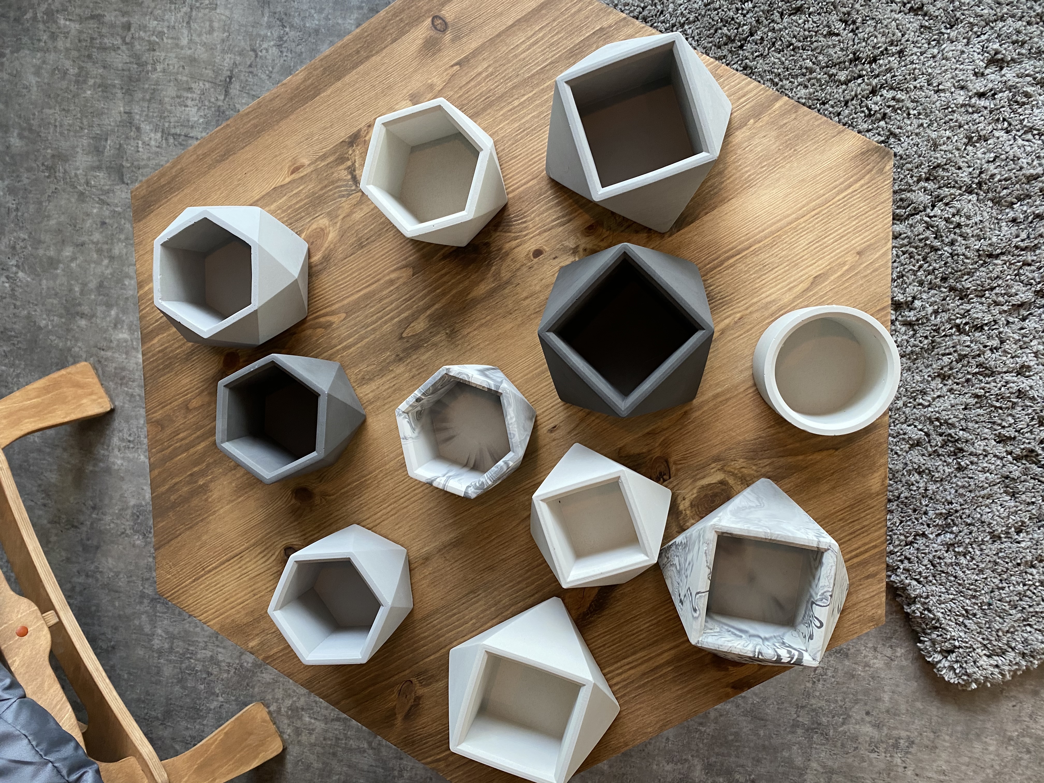 Декоративные свечи и вазы