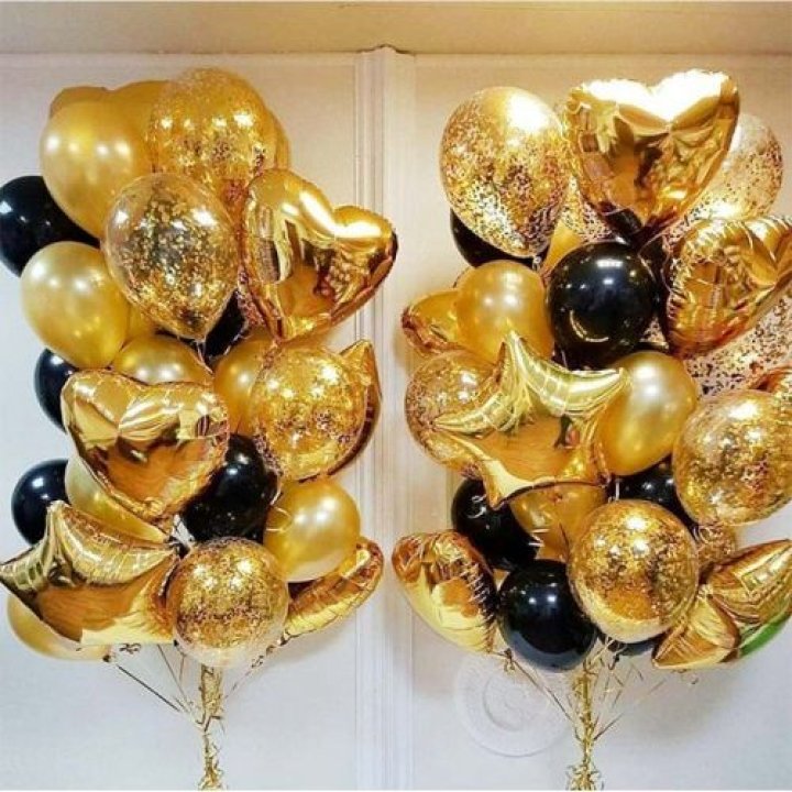 Фонтан шаров "Чёрное золото" в Ростове-на-Дону