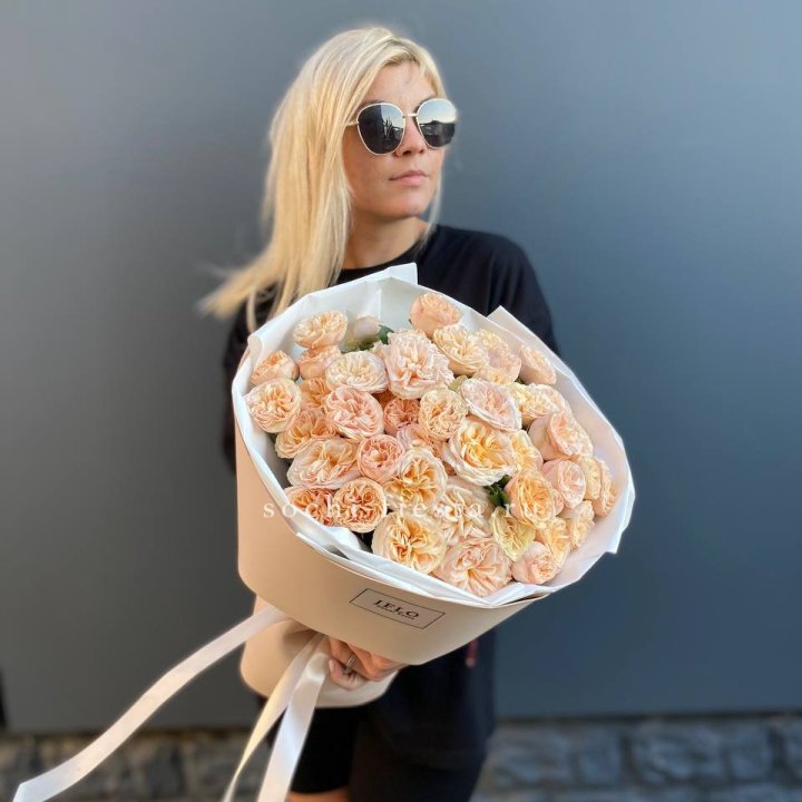 15 пионовидных роз №2 в Ростове-на-Дону