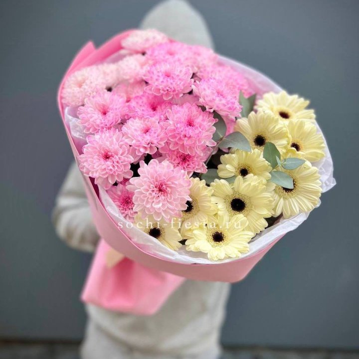 Дуо хризантем и гербер в Ростове-на-Дону