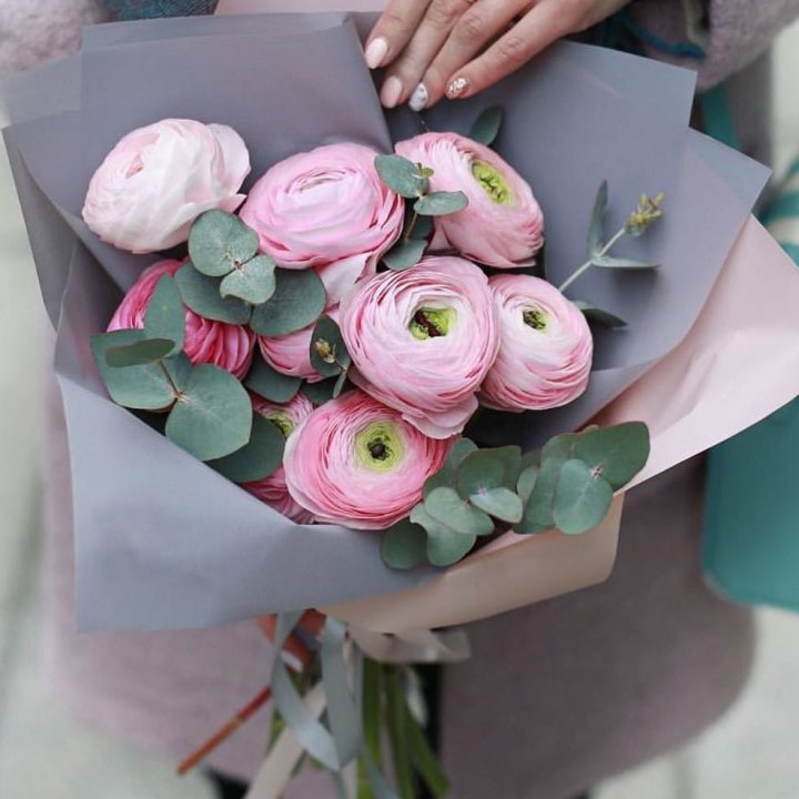 Ранункулюсы с эвкалиптом №1 в Ростове-на-Дону