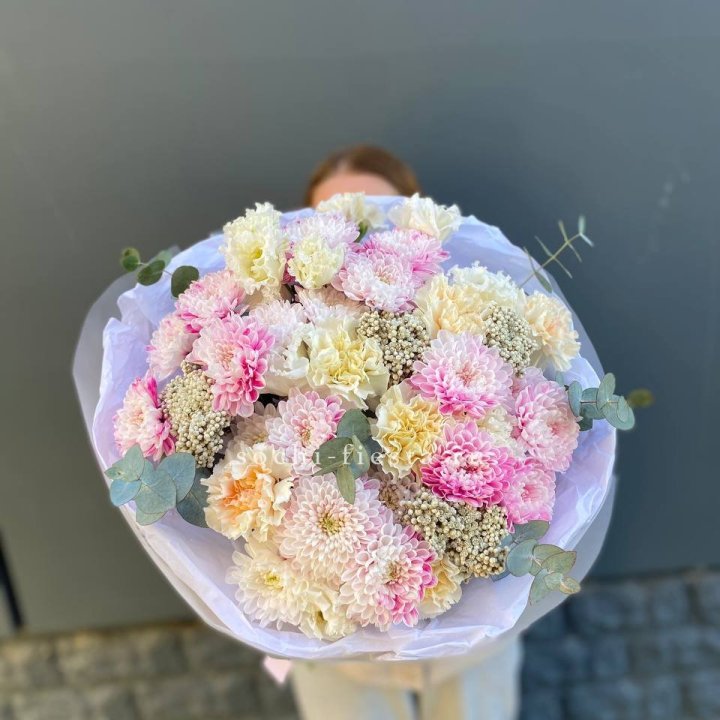 Букет из стойких цветов  в Ростове-на-Дону