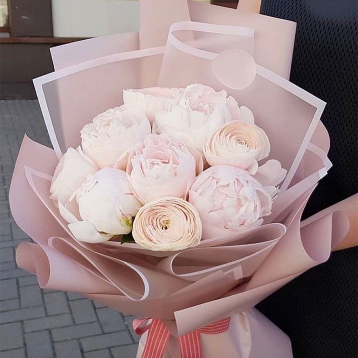 Пионы и ранункулюсы в Ростове-на-Дону