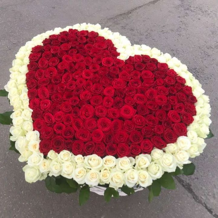 333 розы в корзине в Ростове-на-Дону
