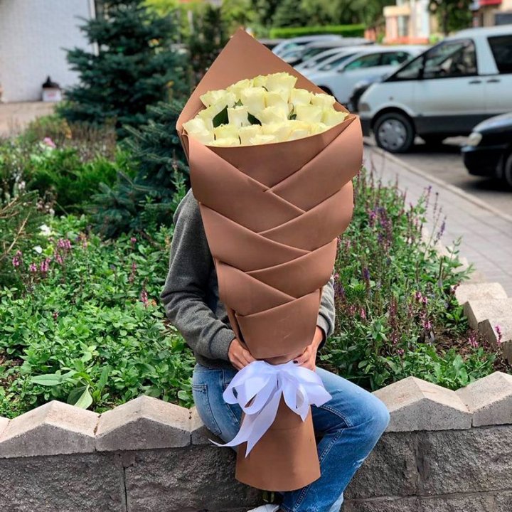 Голландские розы белые "Рыбка" в Ростове-на-Дону