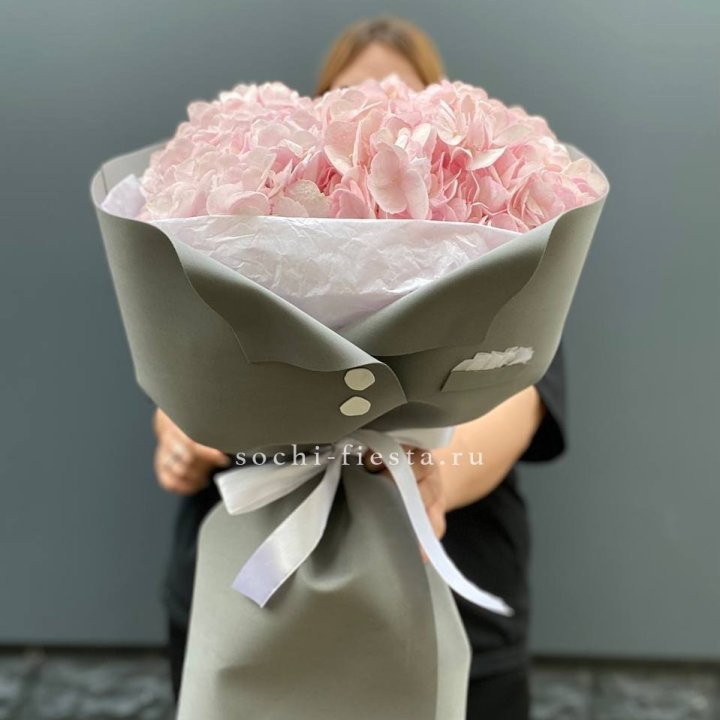  Букет  пиджачок из 5 гортензий в Ростове-на-Дону