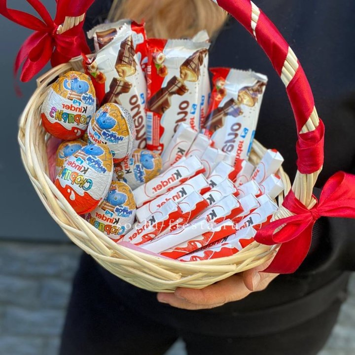 Корзина с киндерами  в Ростове-на-Дону