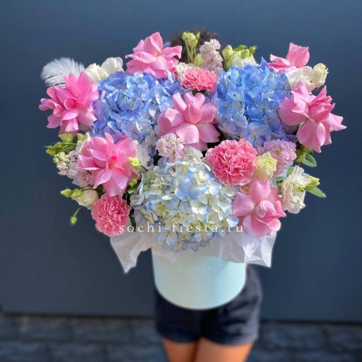 Коробка с цветами "Лемия" в Ростове-на-Дону