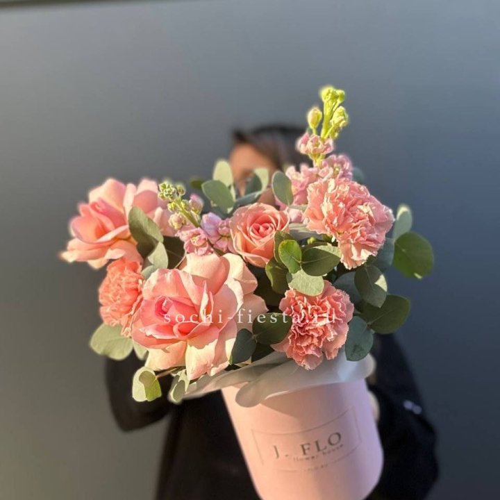 Цветы в боксе "Сизара" в Ростове-на-Дону