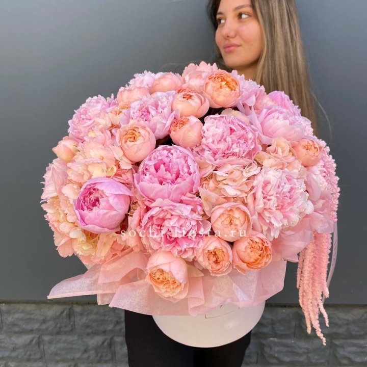 Коробка с пионами "Дабл фловер" в Ростове-на-Дону