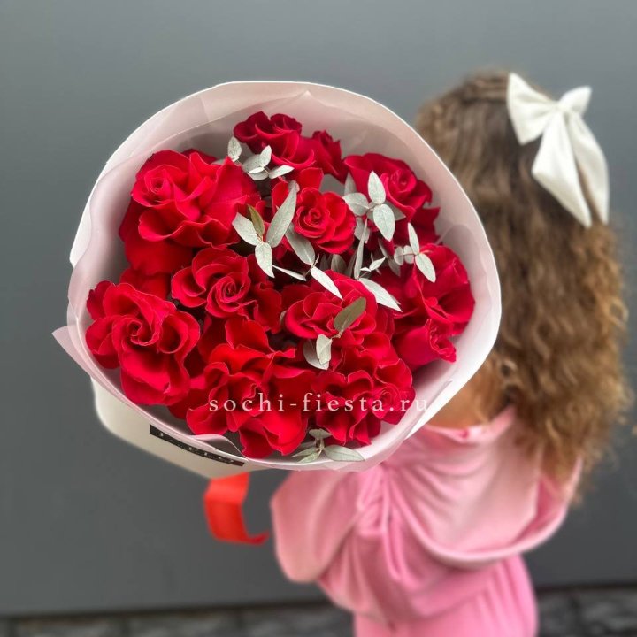 11 Красных французских роз в Ростове-на-Дону