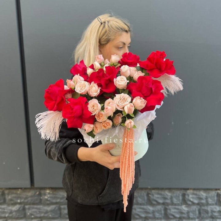 Бокс с нежными розами  в Ростове-на-Дону