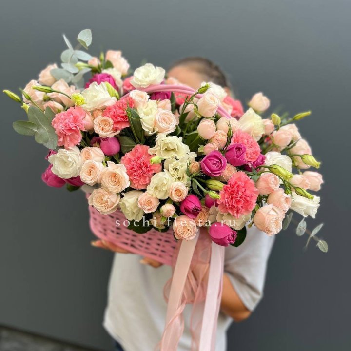 Цветочная корзина "Флоренция" в Ростове-на-Дону