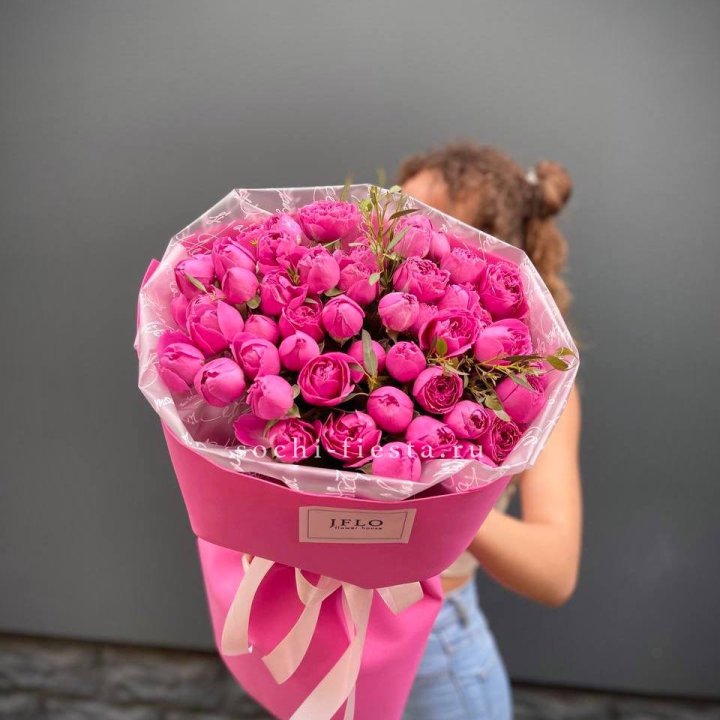 Кустовые розы букет Мисти Баблс в Ростове-на-Дону