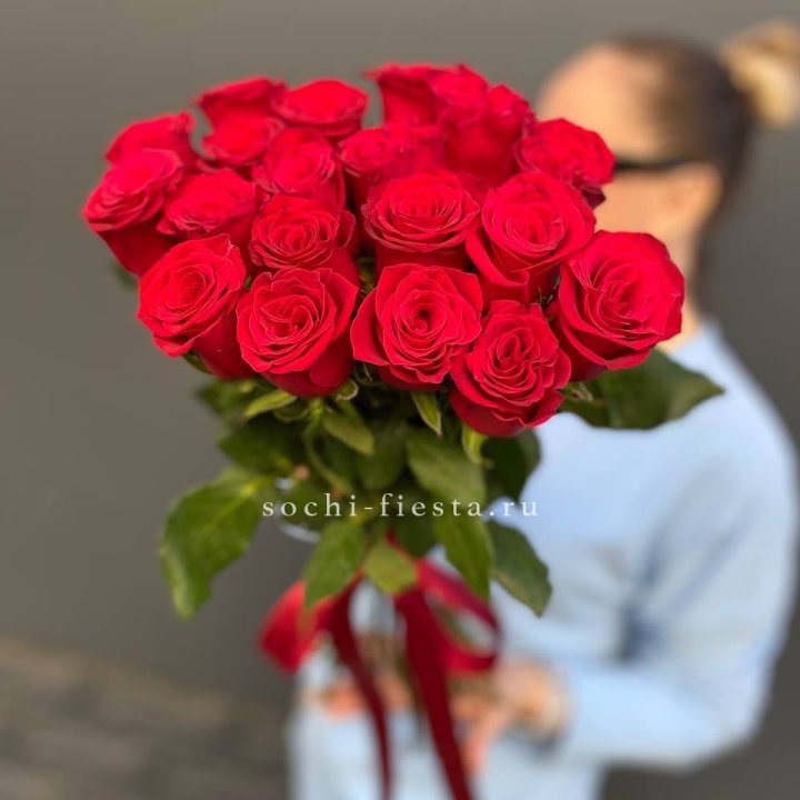 19 красных роз в Ростове-на-Дону