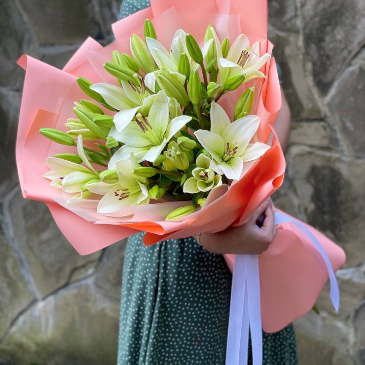Букет из 7 белых лилий в Ростове-на-Дону