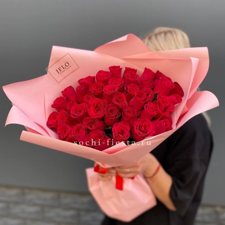 35 красных роз в Ростове-на-Дону