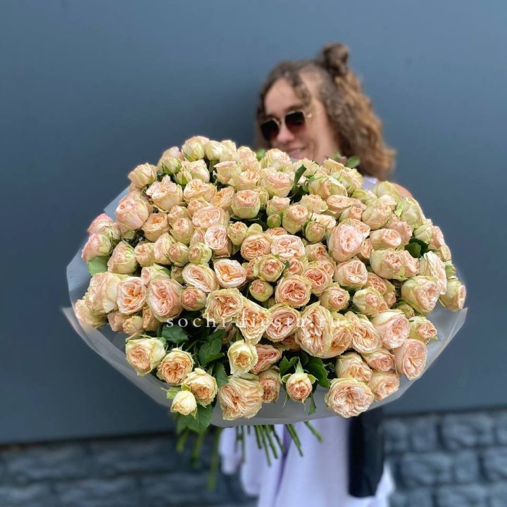 51 пионовидная роза в Ростове-на-Дону