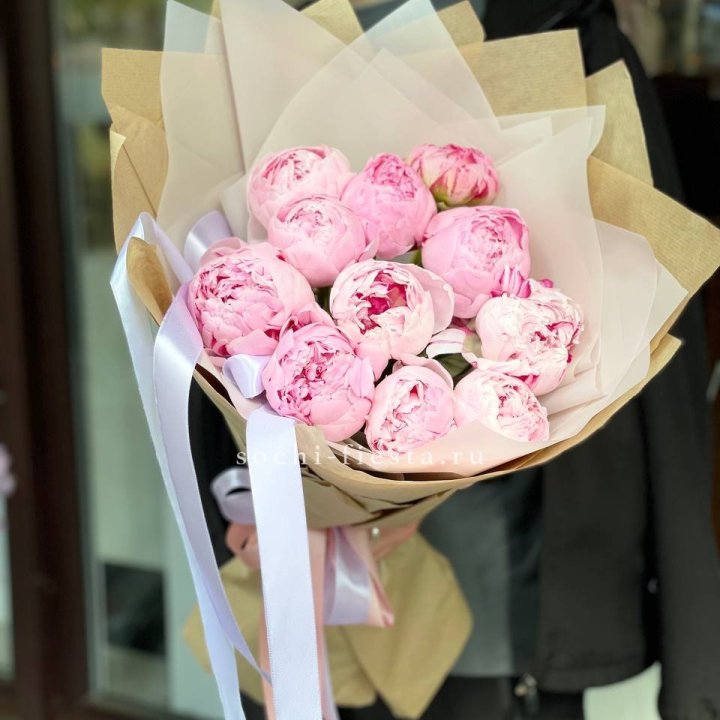 11 пионов в оформлении в Ростове-на-Дону