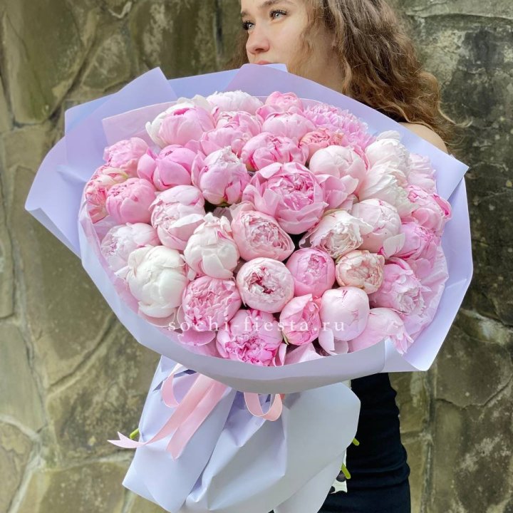 39 нежных пионов в Ростове-на-Дону