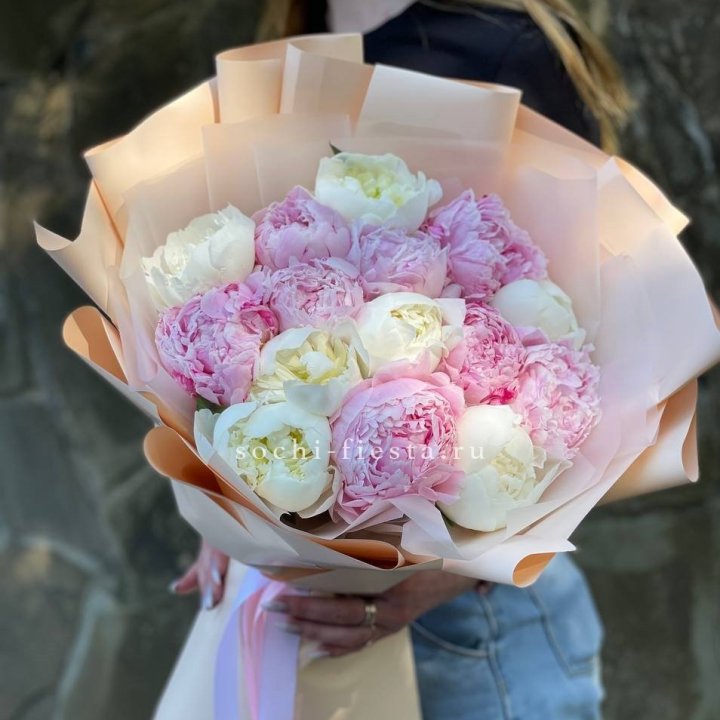 Букет 15 зефирных пионов в Ростове-на-Дону