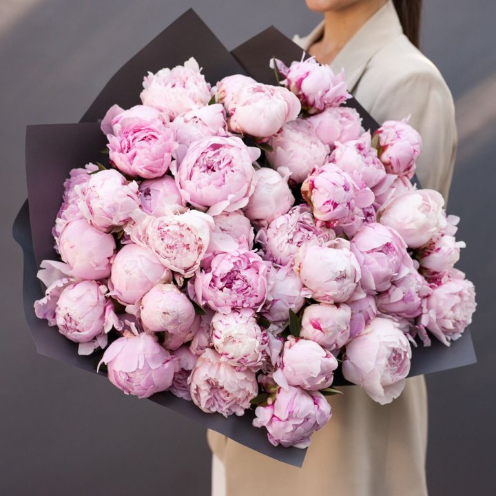 Пионы охапка в Ростове-на-Дону