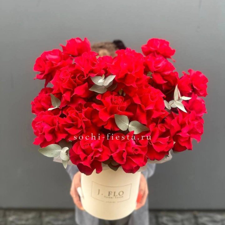 35 Французских роз в боксе в Ростове-на-Дону