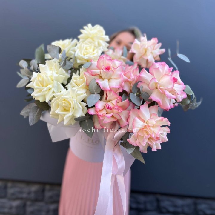 15 Французских роз в боксе в Ростове-на-Дону