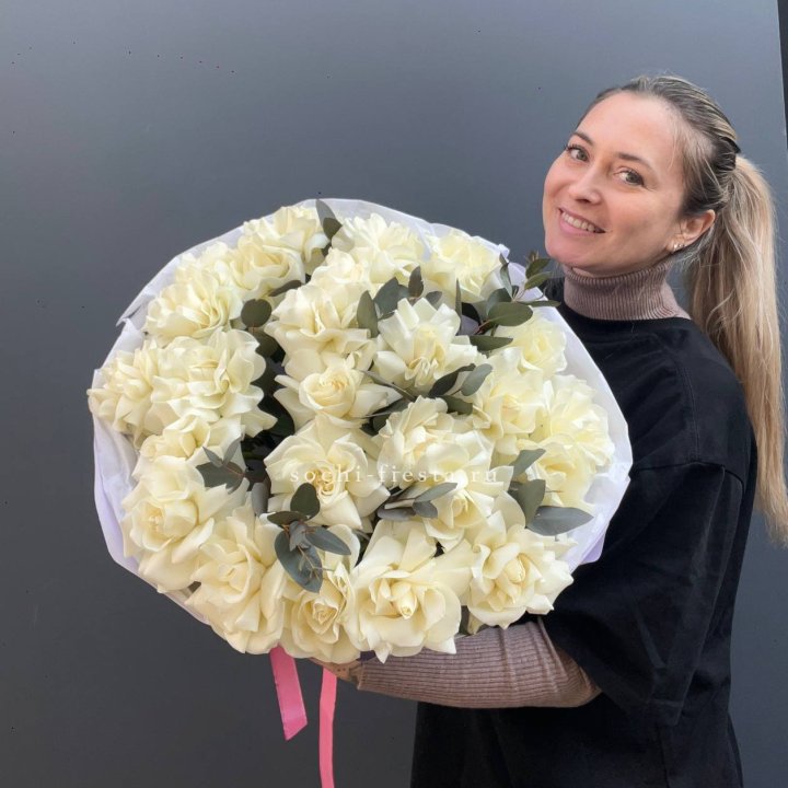25 Белых французских роз Вайт найс в Ростове-на-Дону