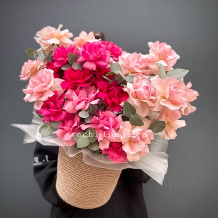 23 Французские розы Микс в боксе в Ростове-на-Дону