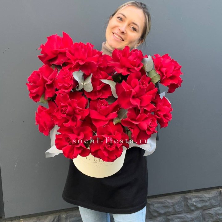 17 Французских роз в боксе в Ростове-на-Дону