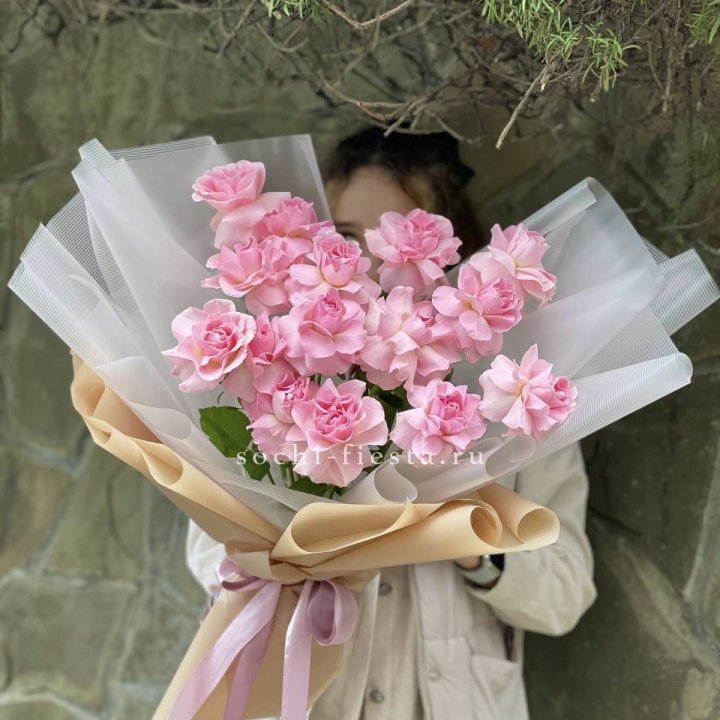 Букет из 15 французских роз Пинк дрим в Ростове-на-Дону