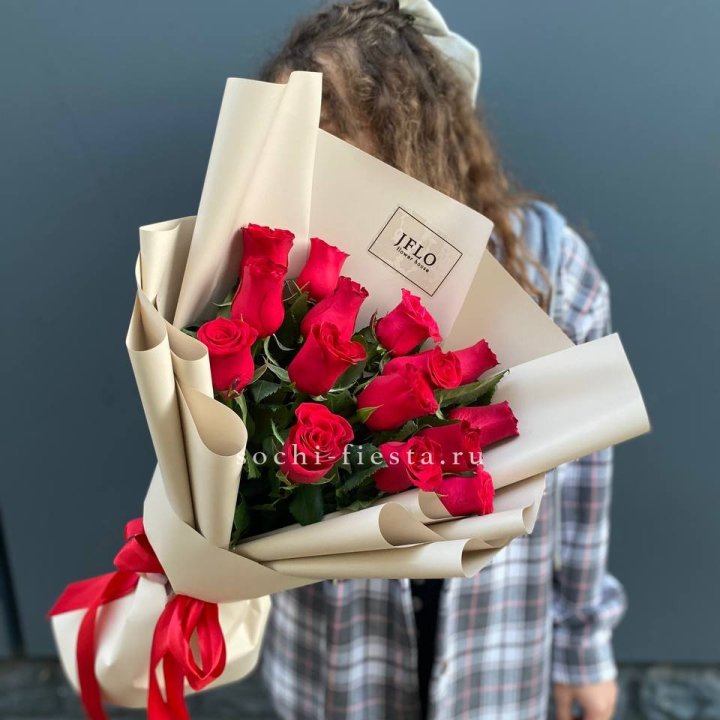 15 красных роз в Ростове-на-Дону