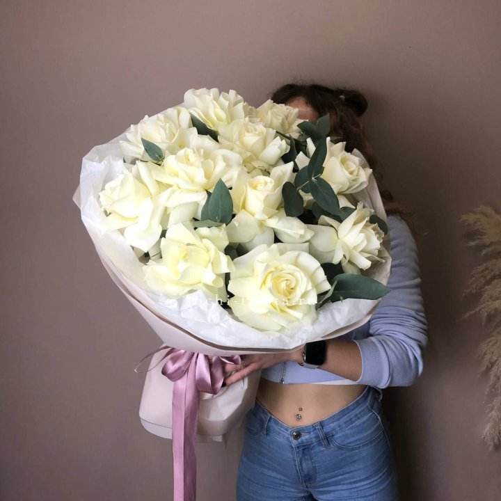 11 Белых французских роз "Вайт найс" в Ростове-на-Дону