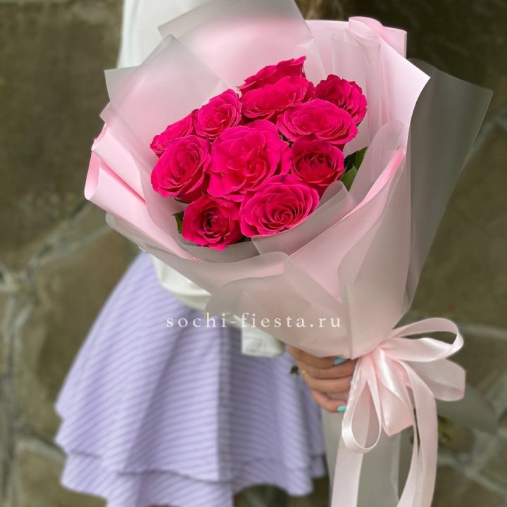 Букет алых роз в Ростове-на-Дону