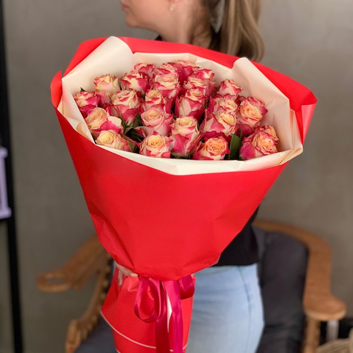 Букет роз Chapeau в Ростове-на-Дону