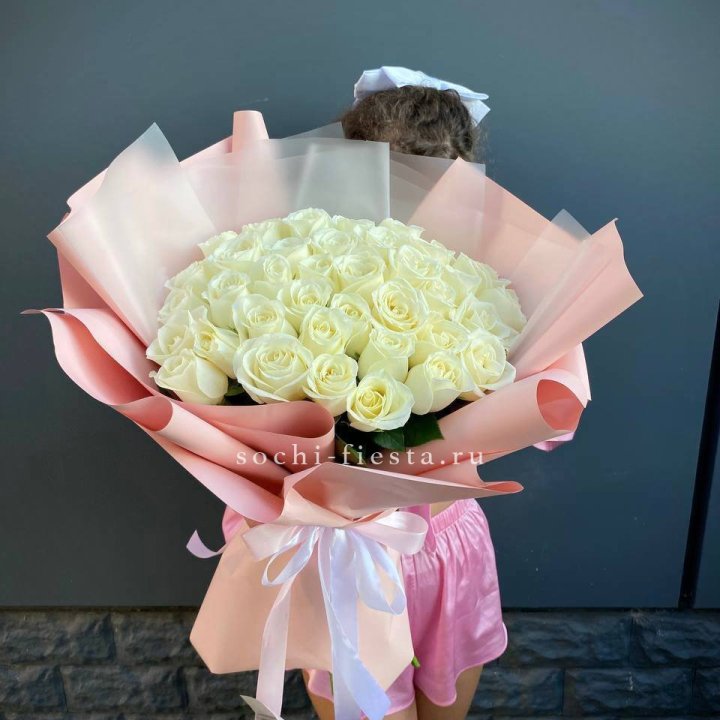 35 белых роз в Ростове-на-Дону