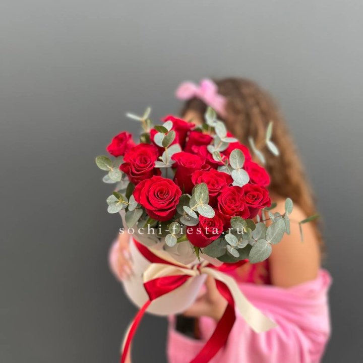 15 Красных роз в боксе №2 в Ростове-на-Дону