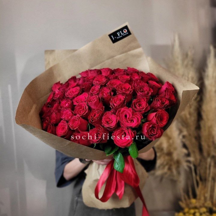63 красных роз вайт в Ростове-на-Дону