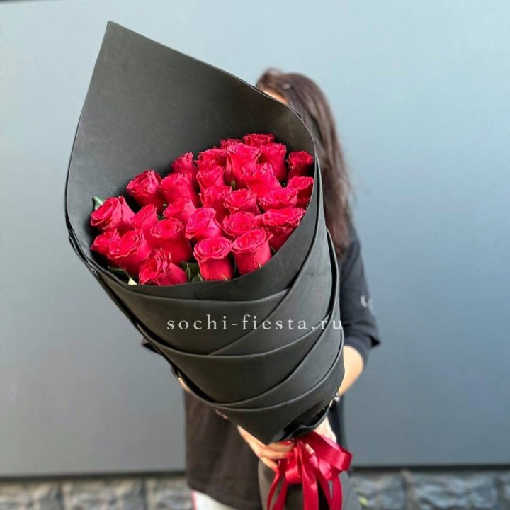 25 высоких красных роз в Ростове-на-Дону