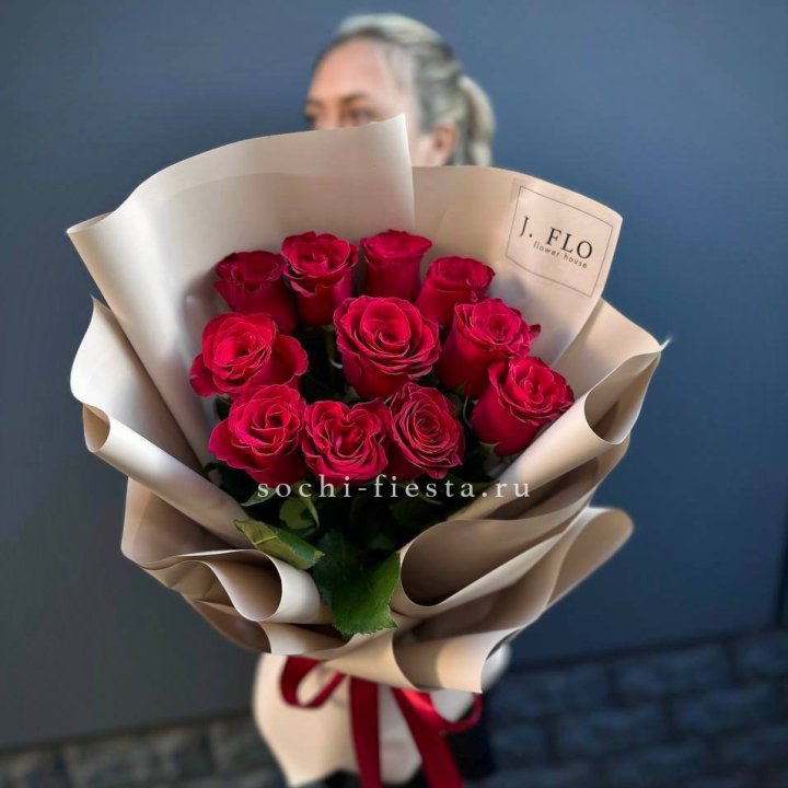 Букет красных роз "Наоми" в Ростове-на-Дону