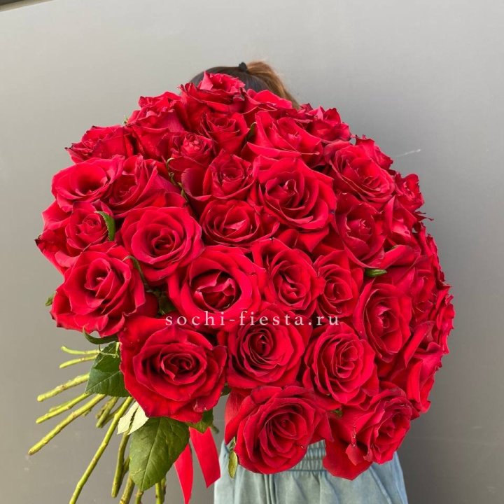 35 красных роз под ленту в Ростове-на-Дону