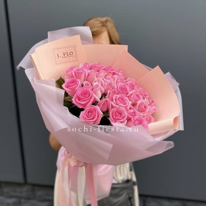 33 Розовые розы в Ростове-на-Дону
