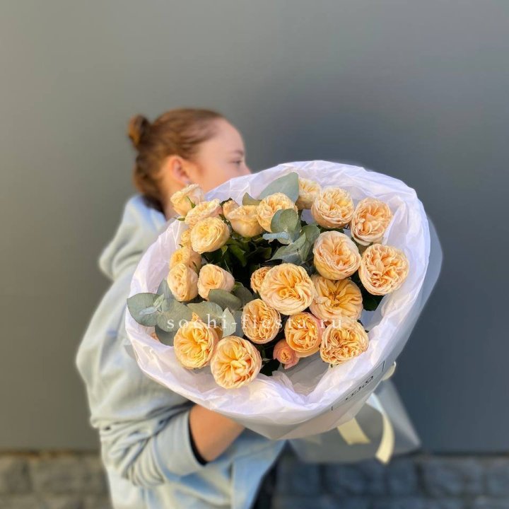 7 пионовидных роз в Ростове-на-Дону