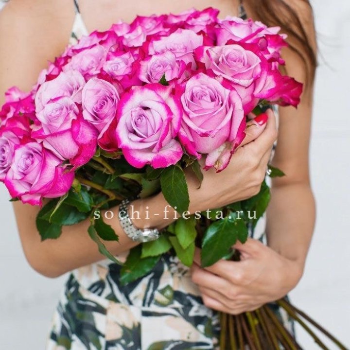 Букет высоких роз Ди перпел в Ростове-на-Дону