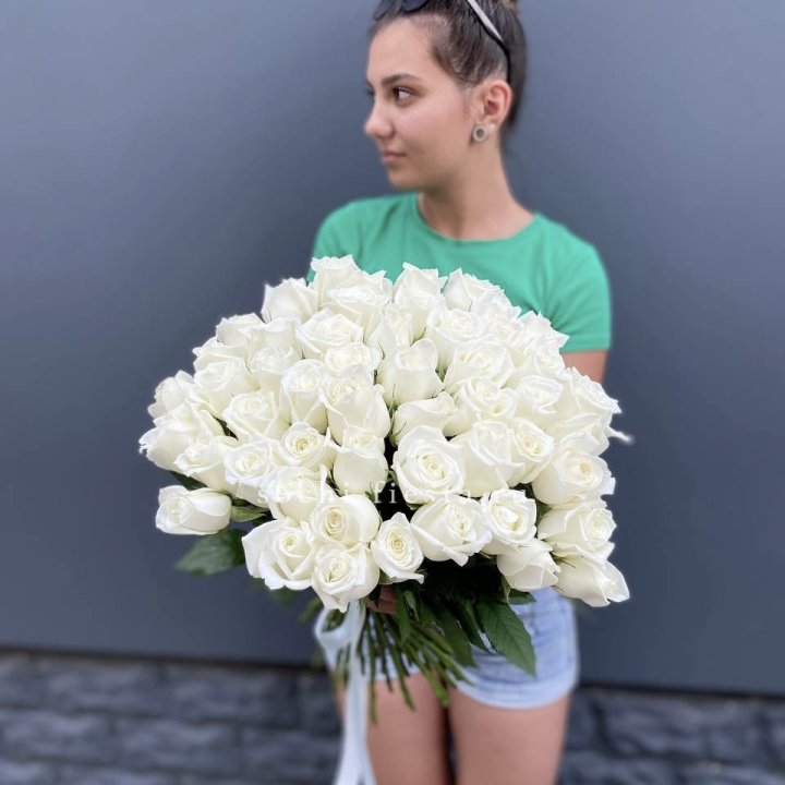 51 белая роза в Ростове-на-Дону