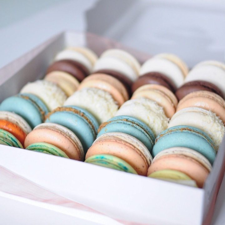 Коробка макаронс 25 шт. в Ростове-на-Дону