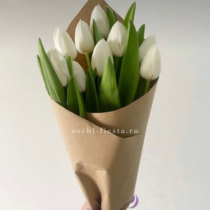 Букет белых тюльпанов в Ростове-на-Дону