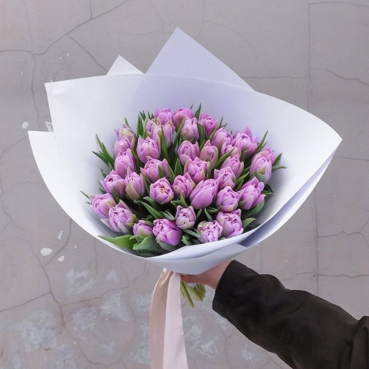 35 сиреневых тюльпанов в Ростове-на-Дону