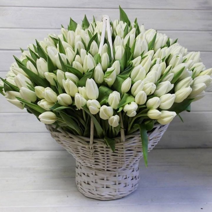 Корзина из 151 тюльпана в Ростове-на-Дону